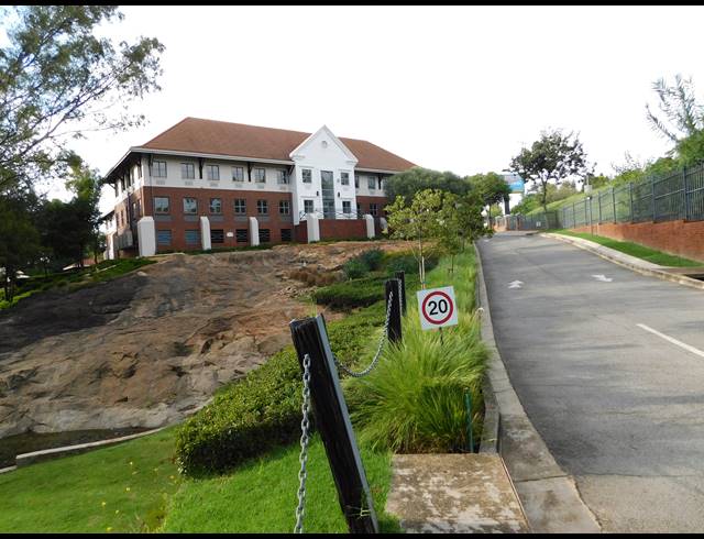446M² OFFICE TO LET IN HYDE PARK